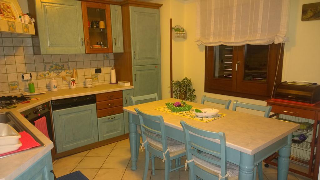 Casa Rosina Appartement Orosei Kamer foto