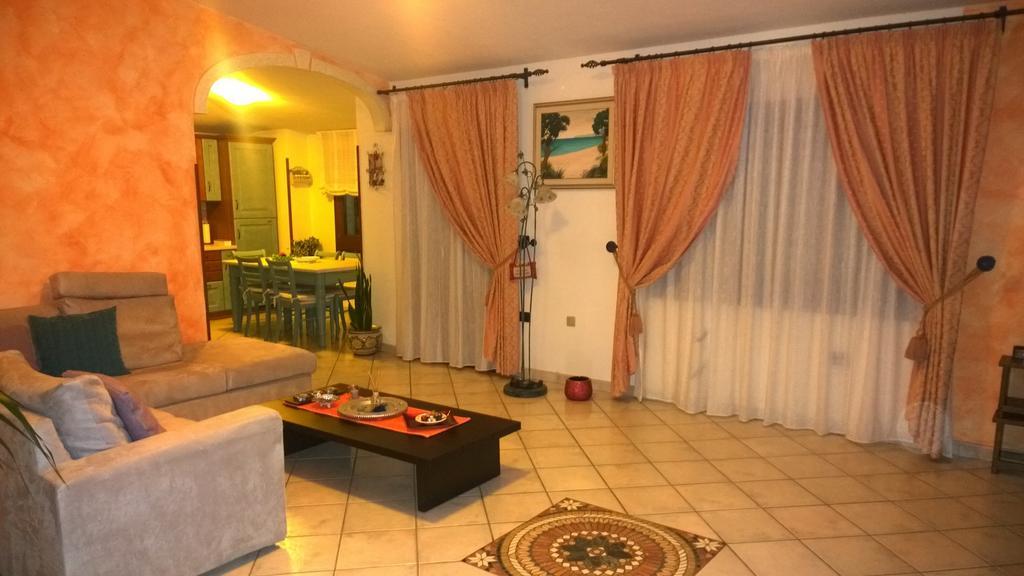 Casa Rosina Appartement Orosei Buitenkant foto